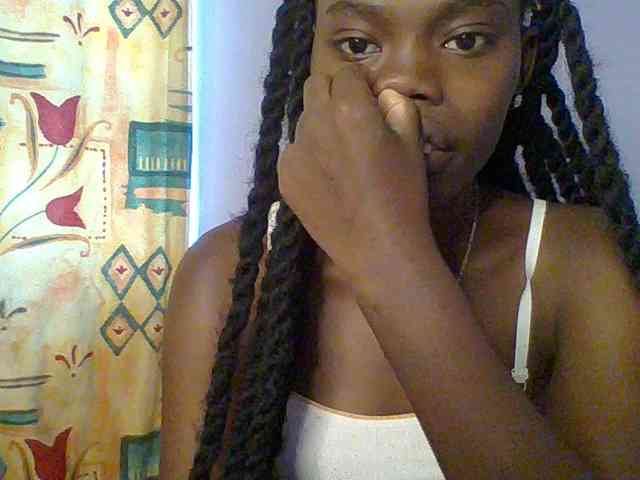 Sweet-petite Sweet-petite