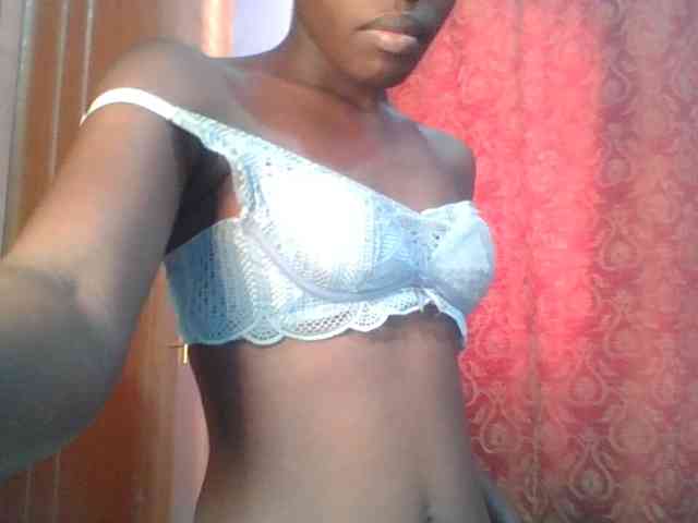 Sweet-petite Sweet-petite