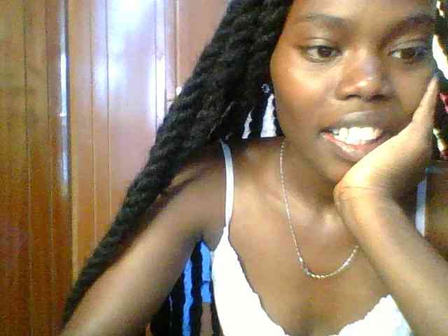 Sweet-petite Sweet-petite