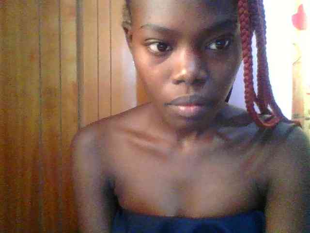 Sweet-petite Sweet-petite