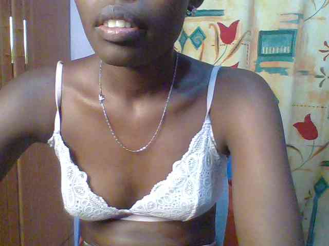 Sweet-petite Sweet-petite