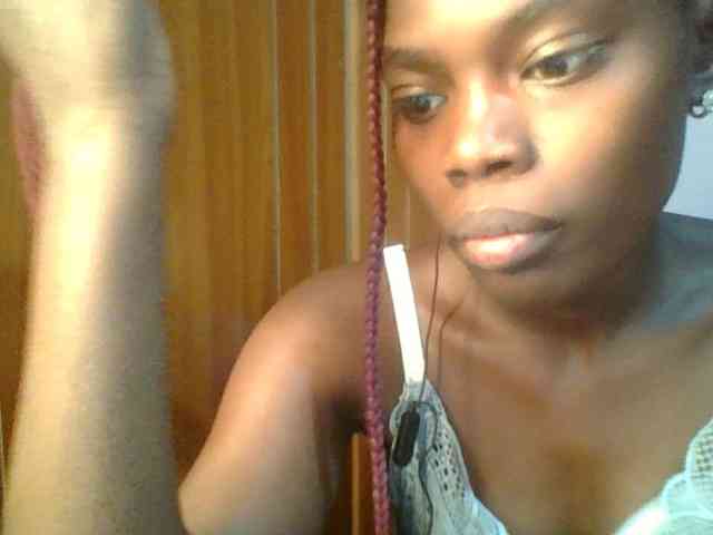 Sweet-petite webcam
