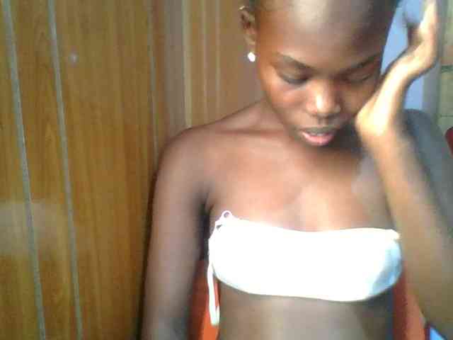 Sweet-petite Sweet-petite