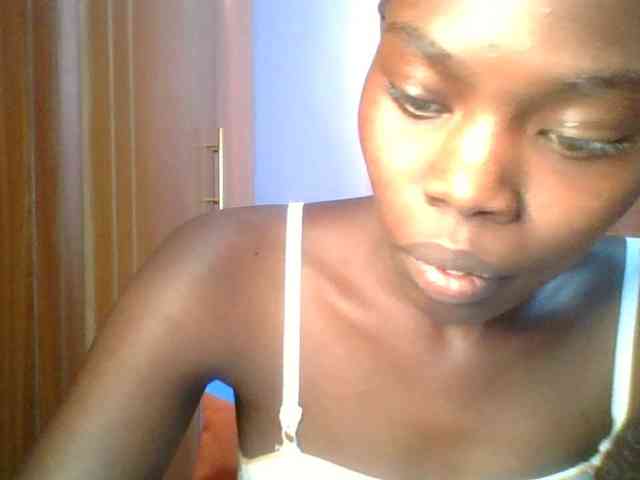 Sweet-petite Sweet-petite