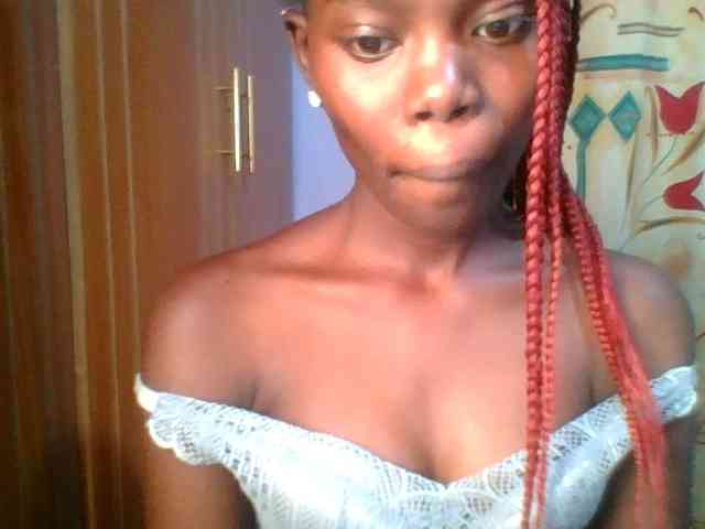 Sweet-petite Sweet-petite