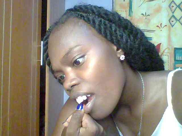 Sweet-petite Sweet-petite