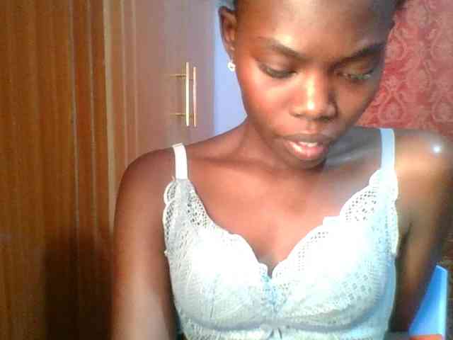 Sweet-petite Sweet-petite