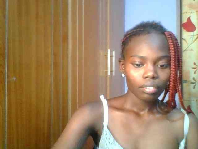 Sweet-petite Sweet-petite