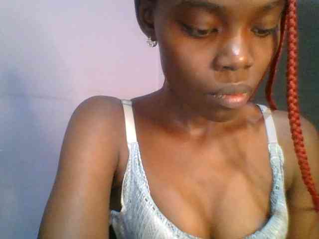 Sweet-petite Sweet-petite