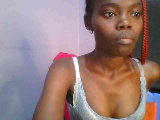 Sweet-petite Sweet-petite