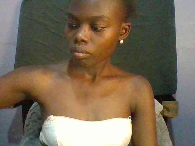 Sweet-petite Sweet-petite