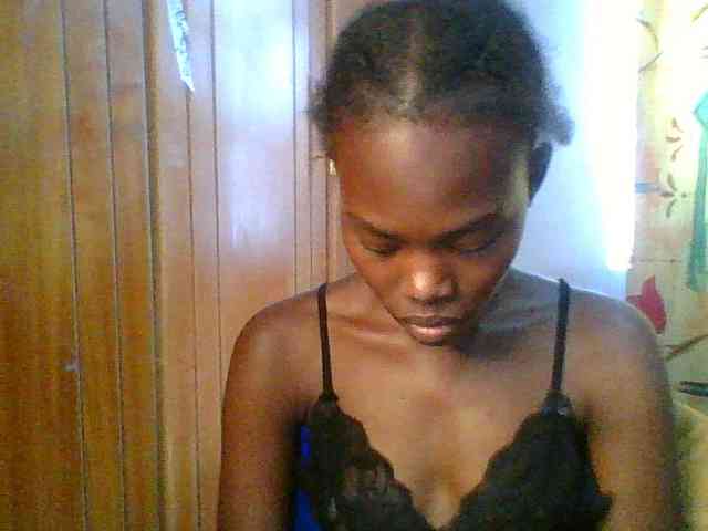 Sweet-petite Sweet-petite