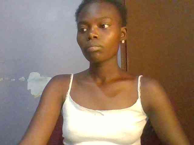 Sweet-petite Sweet-petite