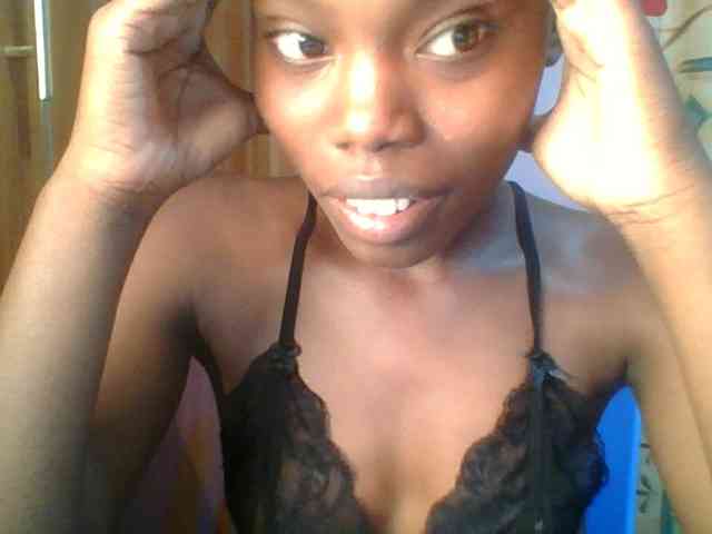 Sweet-petite webcam