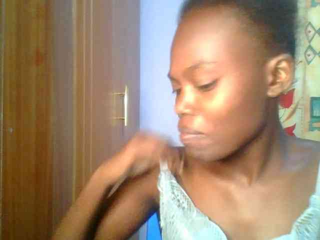 Sweet-petite Sweet-petite