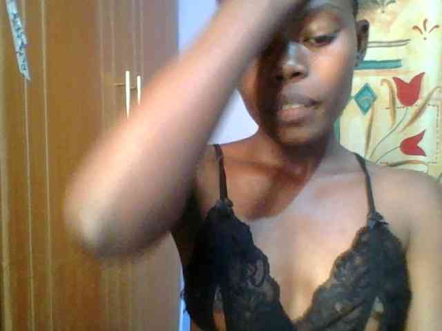 Sweet-petite Sweet-petite