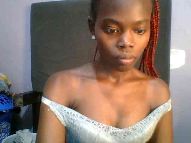 Sweet-petite Sweet-petite