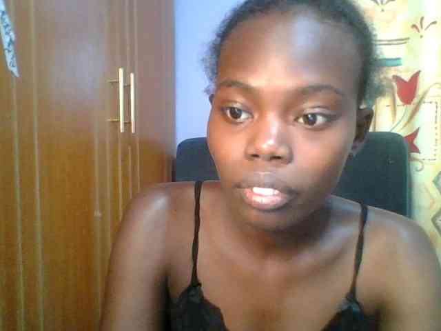 Sweet-petite Sweet-petite