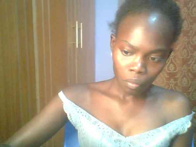 Sweet-petite Sweet-petite