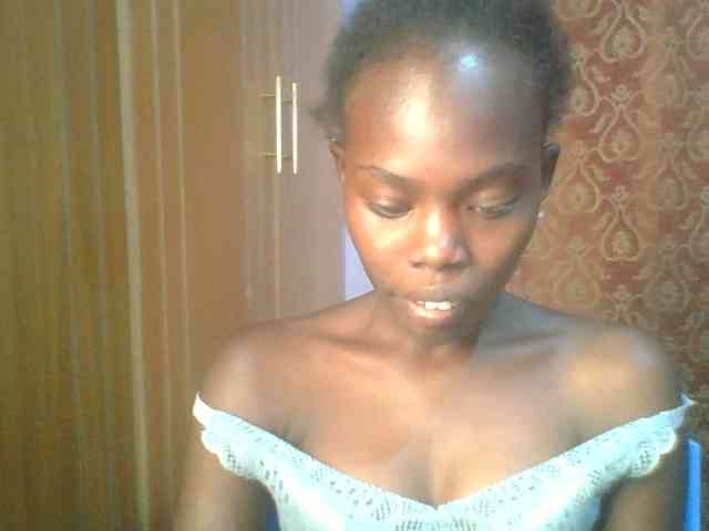 Sweet-petite Sweet-petite