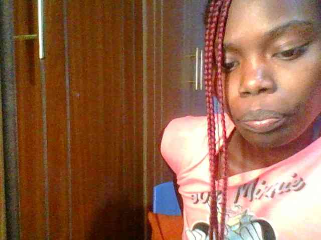 Sweet-petite Sweet-petite