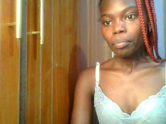 Sweet-petite Sweet-petite