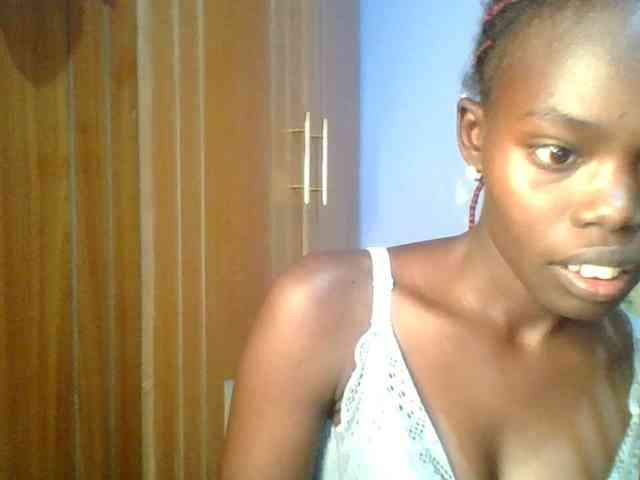 Sweet-petite Sweet-petite