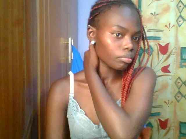 Sweet-petite Sweet-petite