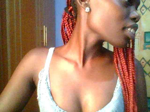 Sweet-petite Sweet-petite