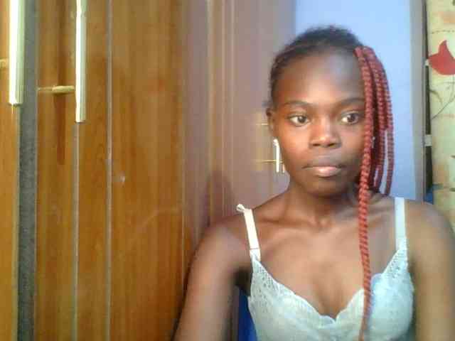 Sweet-petite Sweet-petite