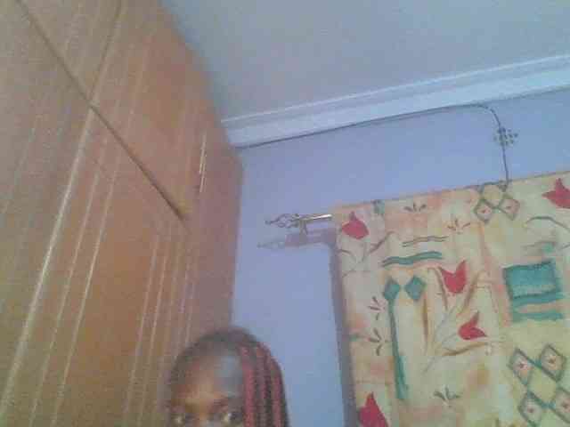 Sweet-petite Sweet-petite