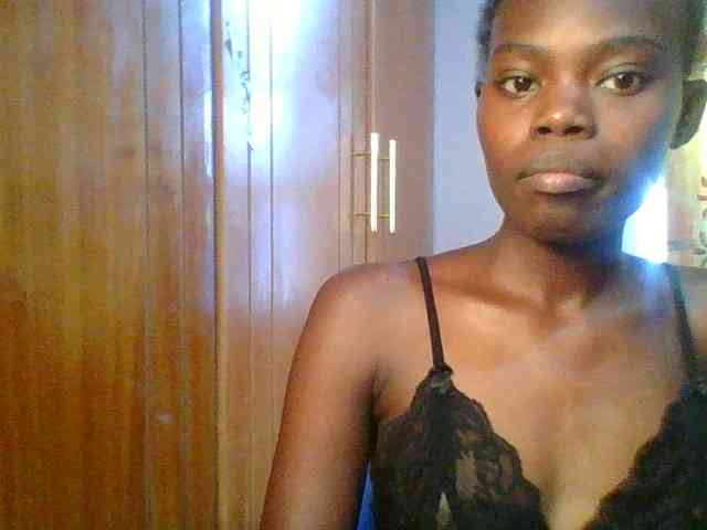 Sweet-petite Sweet-petite