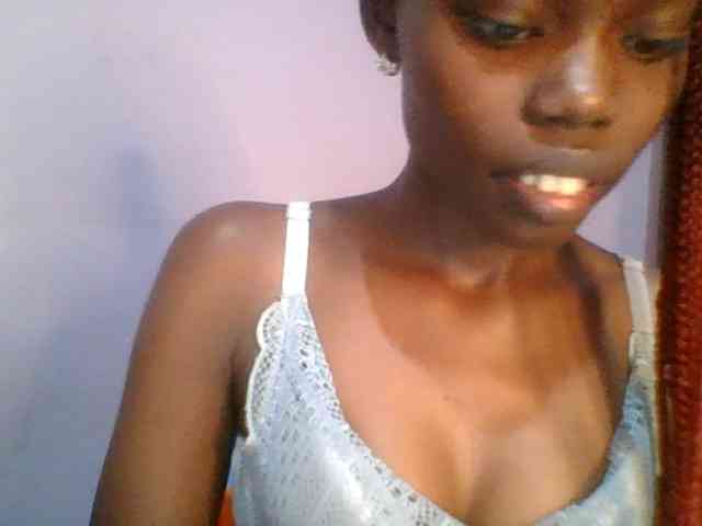 Sweet-petite Sweet-petite