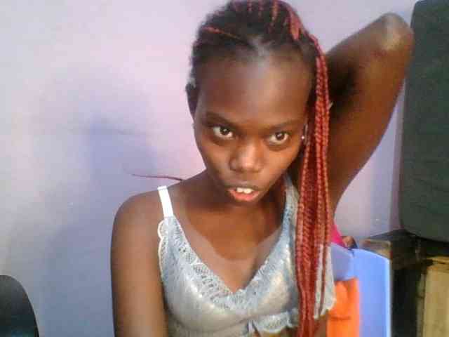 Sweet-petite Sweet-petite