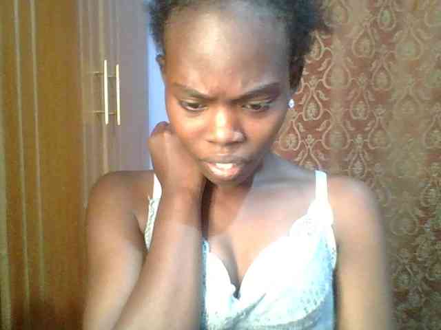 Sweet-petite Sweet-petite