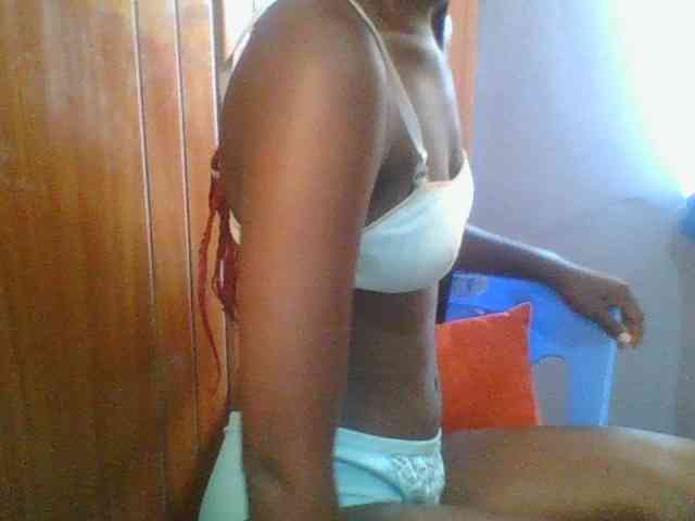 Sweet-petite Sweet-petite