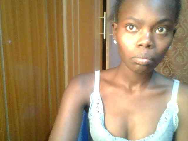 Sweet-petite Sweet-petite