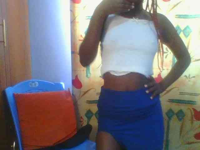 Sweet-petite Sweet-petite