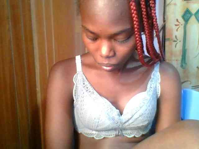 Sweet-petite Sweet-petite