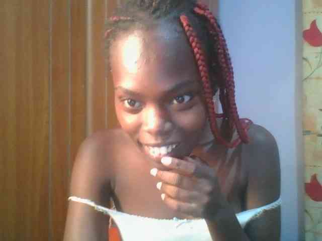 Sweet-petite Sweet-petite