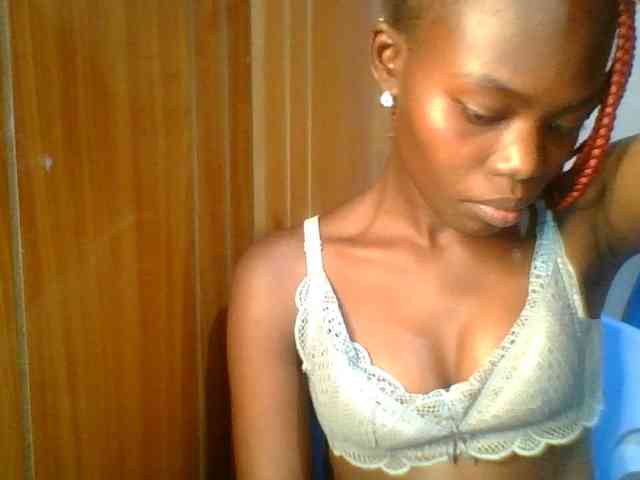 Sweet-petite Sweet-petite