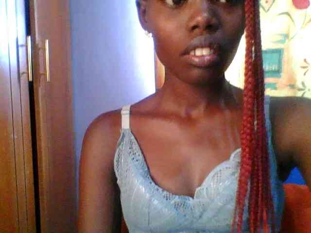 Sweet-petite Sweet-petite