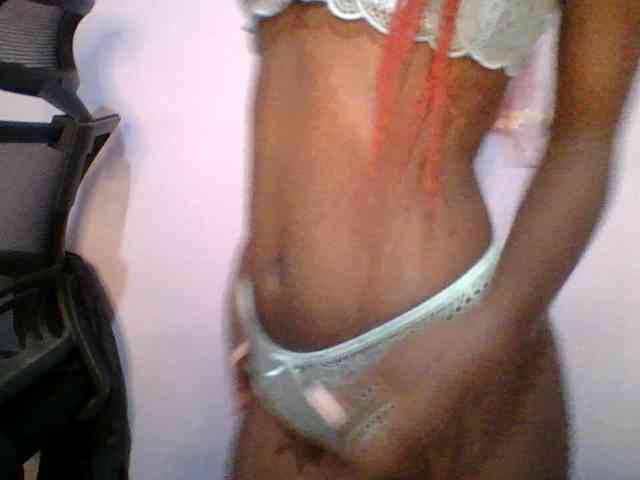 Sweet-petite Sweet-petite