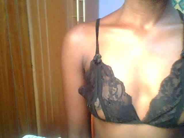 Sweet-petite Sweet-petite