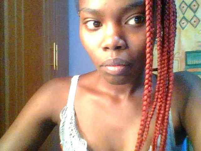 Sweet-petite Sweet-petite