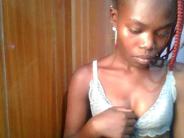 Sweet-petite Sweet-petite