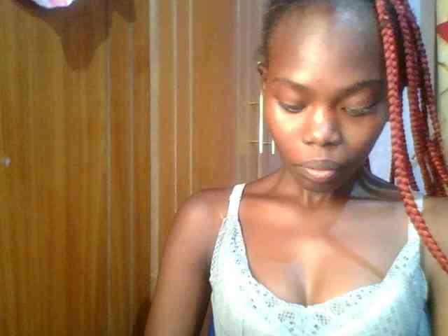 Sweet-petite Sweet-petite