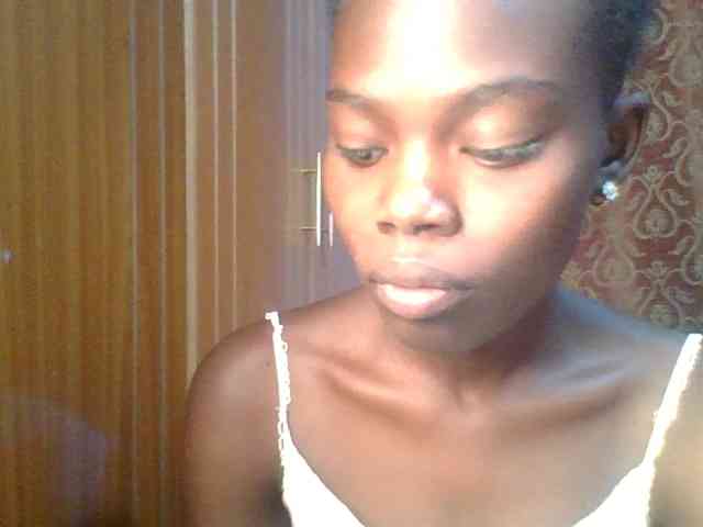 Sweet-petite Sweet-petite