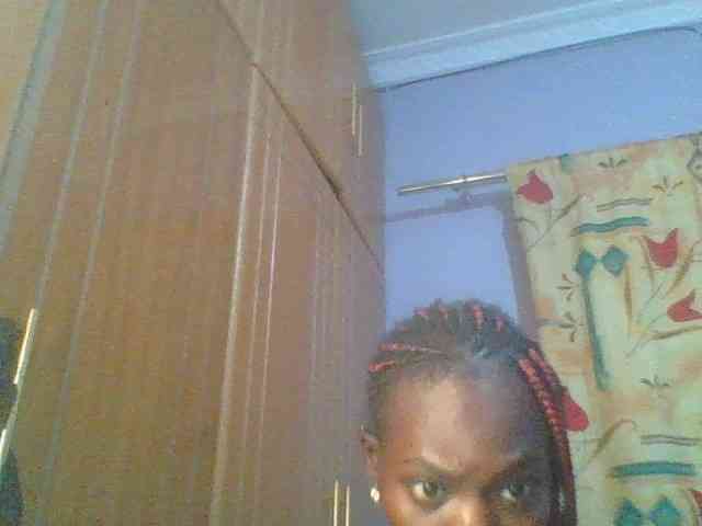 Sweet-petite Sweet-petite