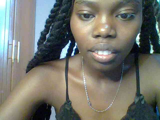 Sweet-petite Sweet-petite